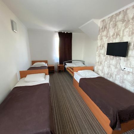 Autopark Hotel Lwów Zewnętrze zdjęcie