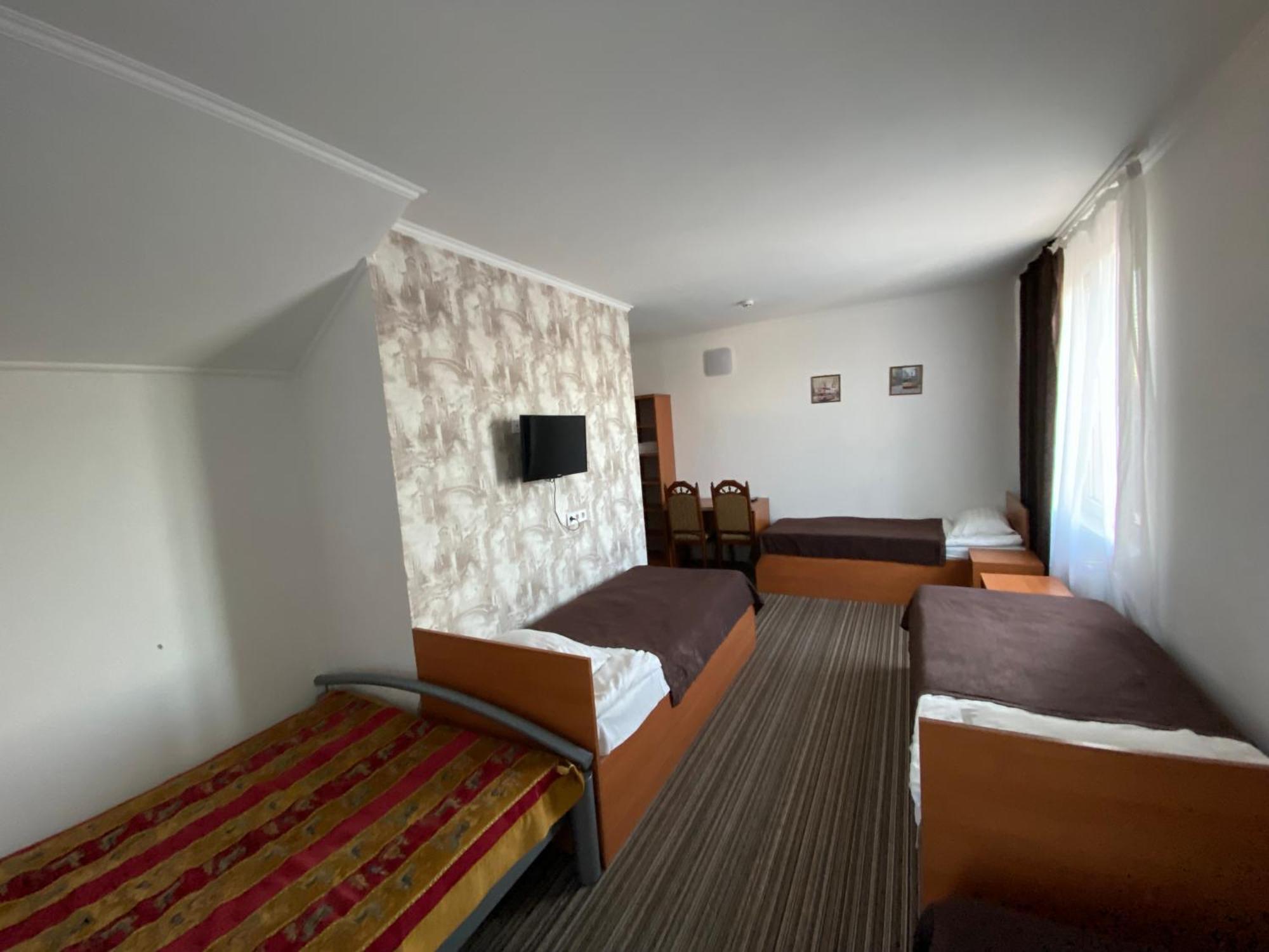 Autopark Hotel Lwów Zewnętrze zdjęcie