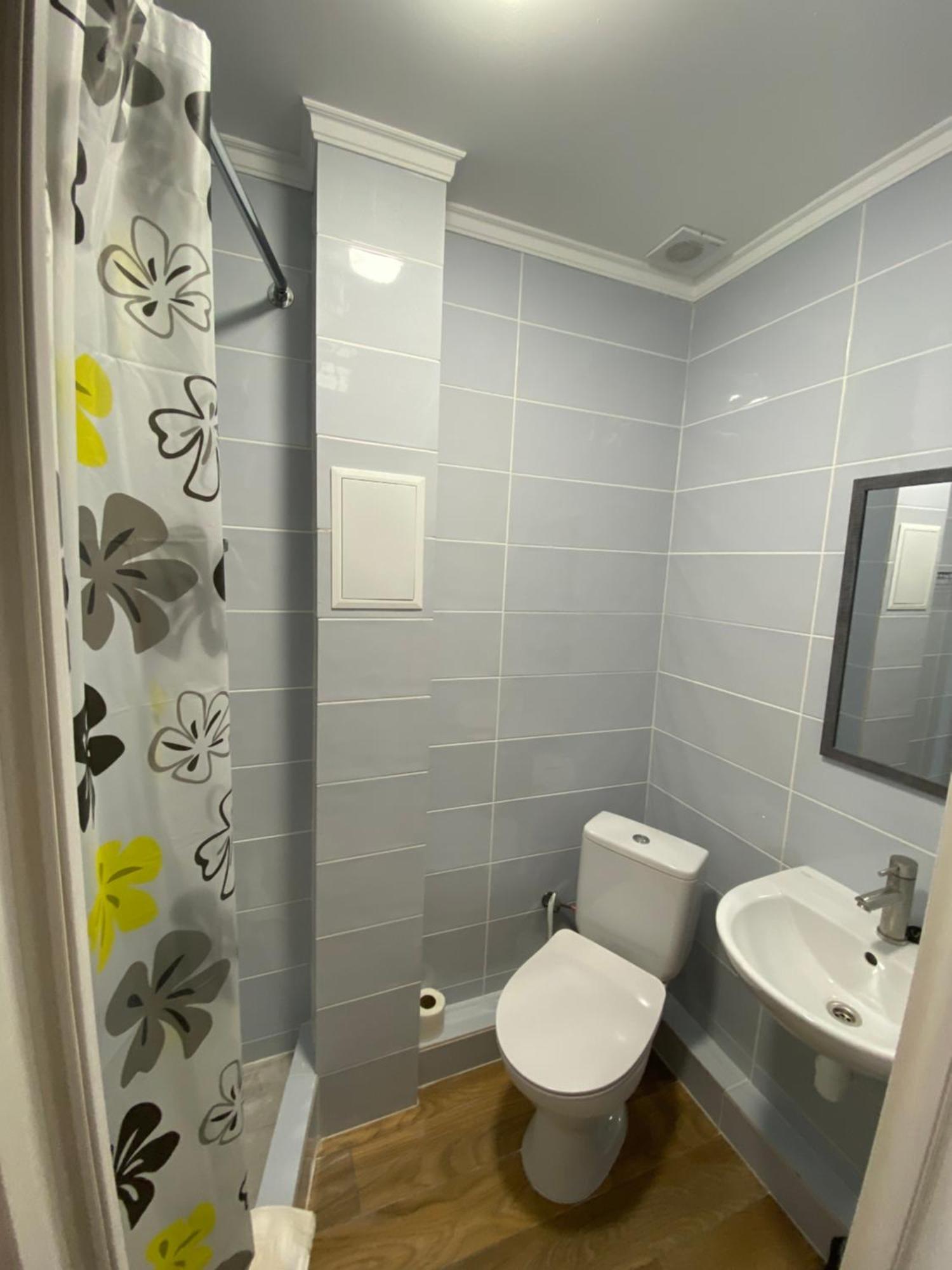 Autopark Hotel Lwów Zewnętrze zdjęcie