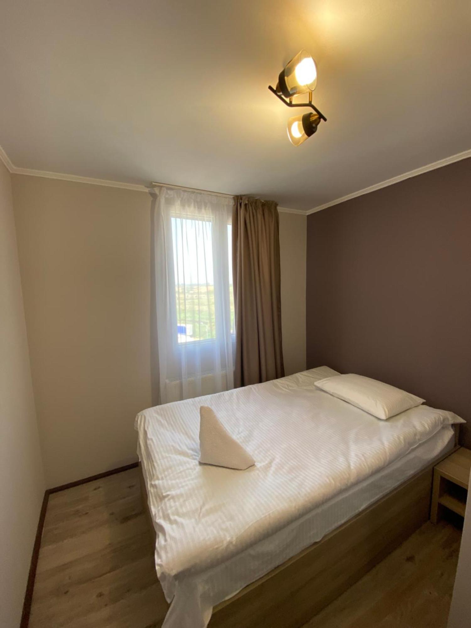 Autopark Hotel Lwów Zewnętrze zdjęcie