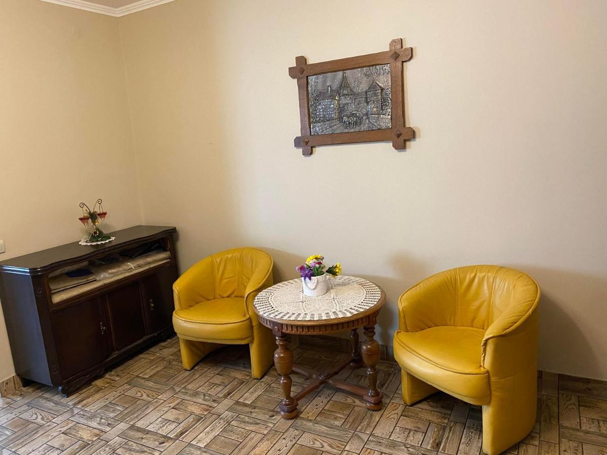 Autopark Hotel Lwów Zewnętrze zdjęcie