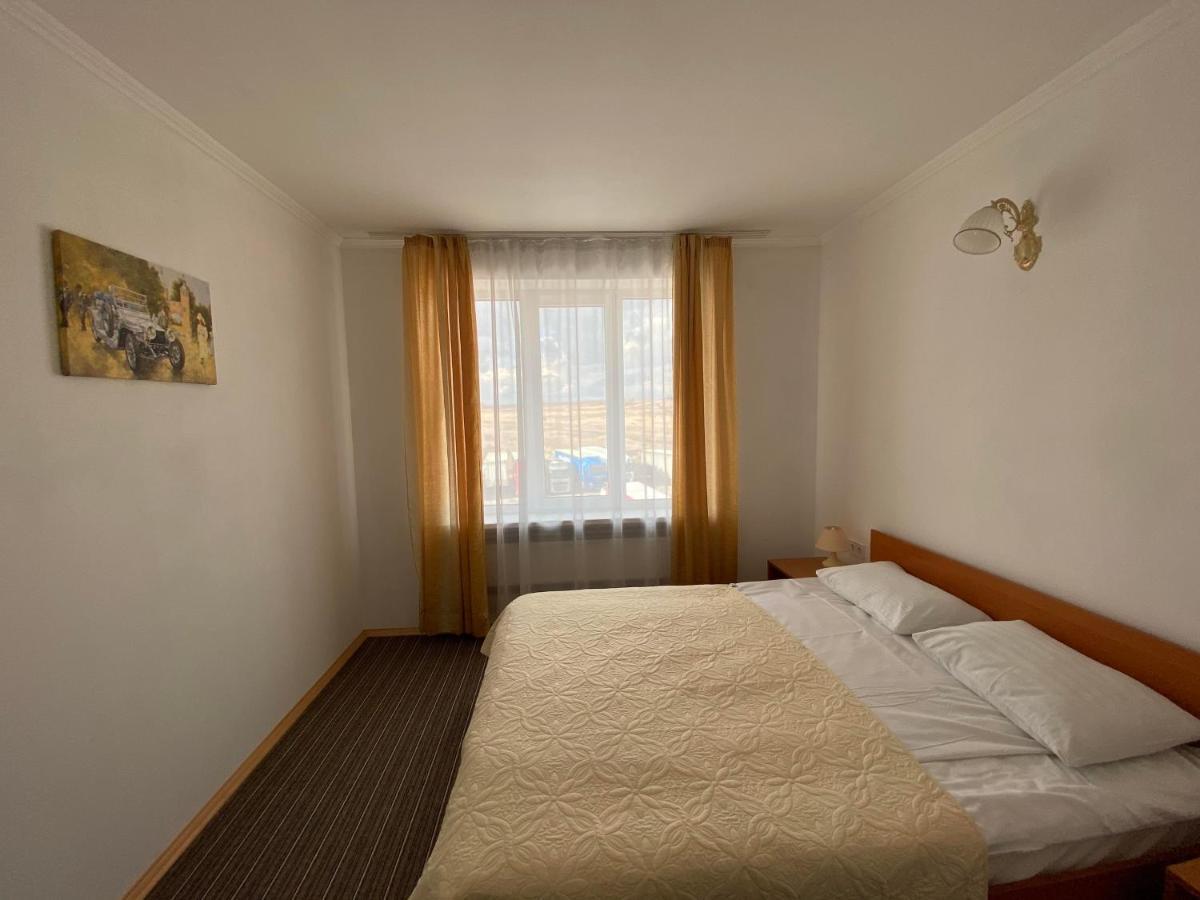 Autopark Hotel Lwów Zewnętrze zdjęcie