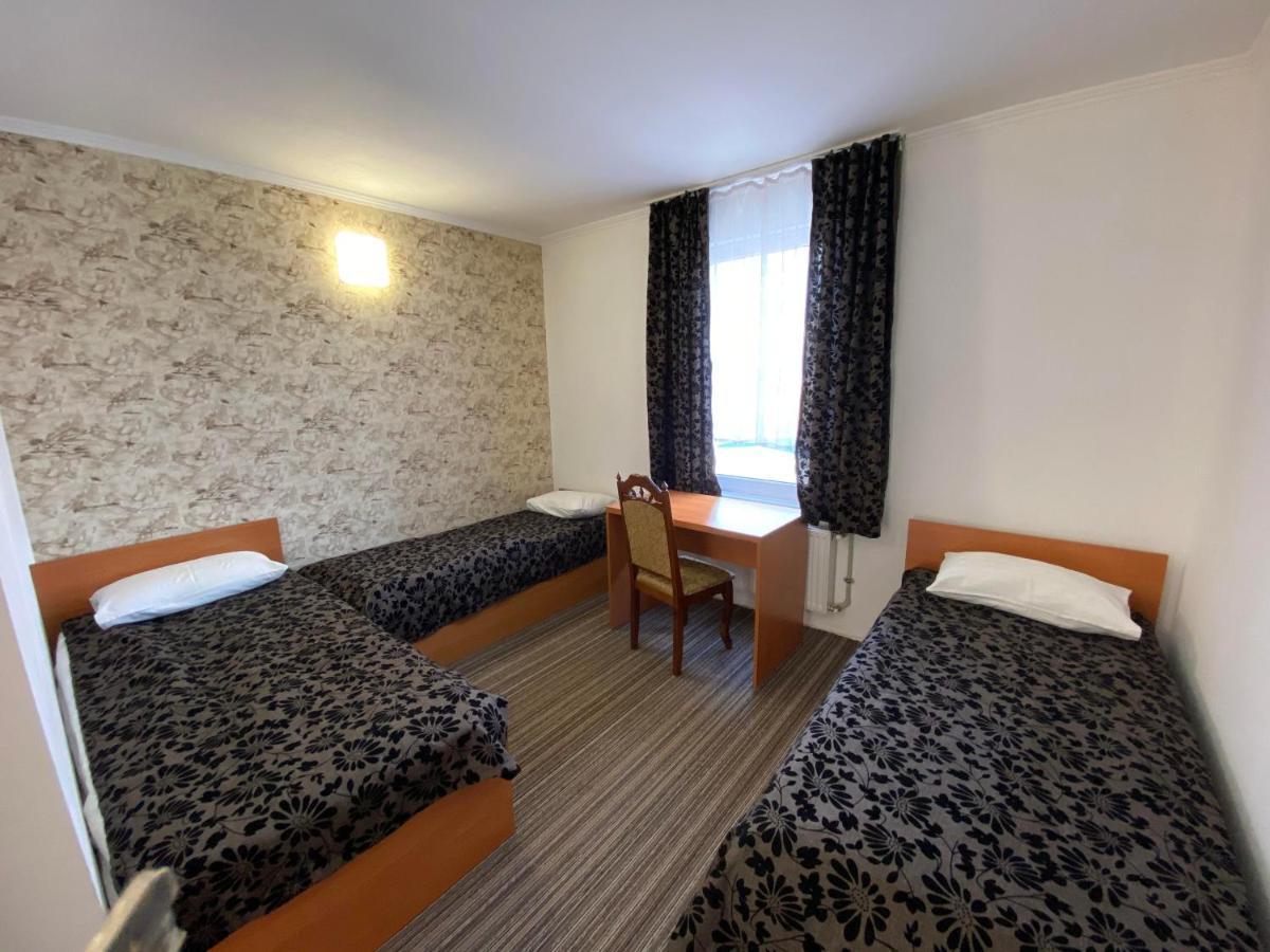 Autopark Hotel Lwów Zewnętrze zdjęcie