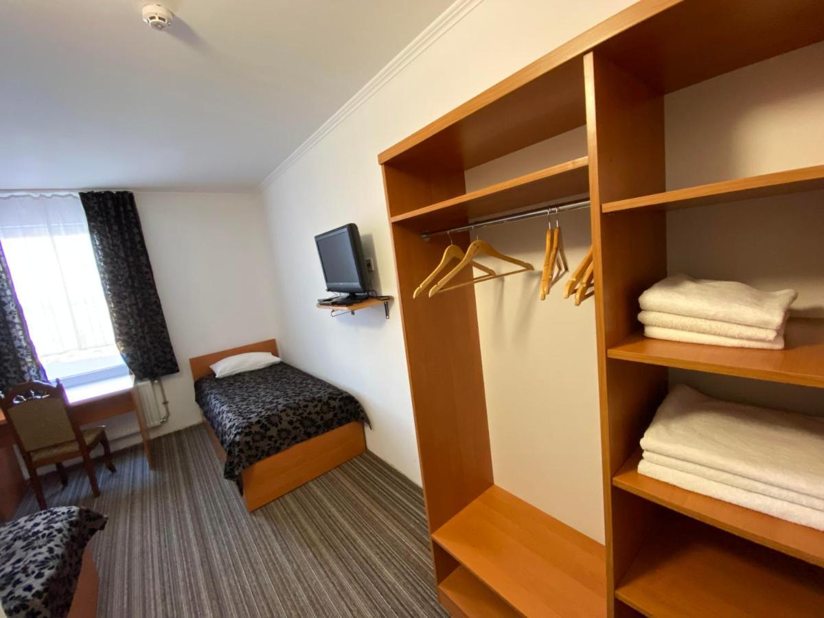 Autopark Hotel Lwów Zewnętrze zdjęcie